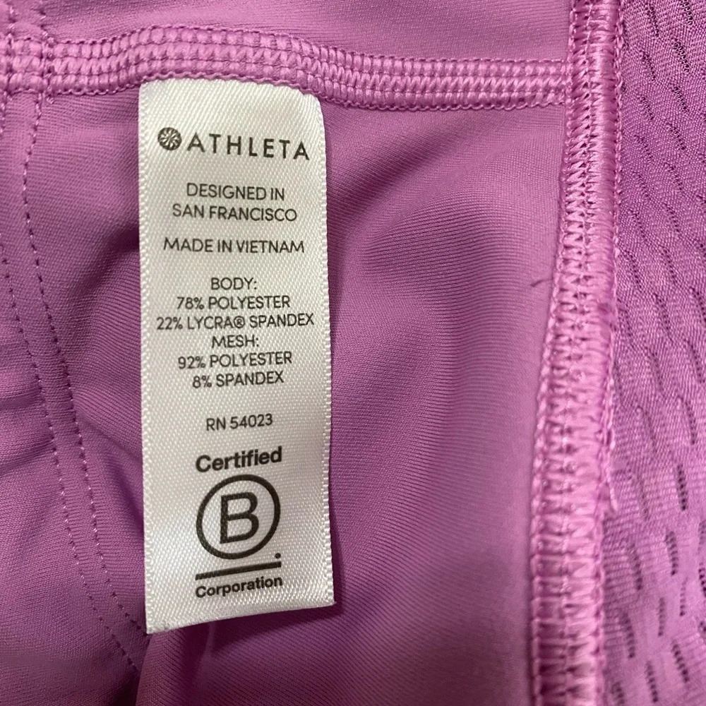 Athleta Mesh Contender Capri in Violet Blush Multiple Zipper Pockets‎ Size S